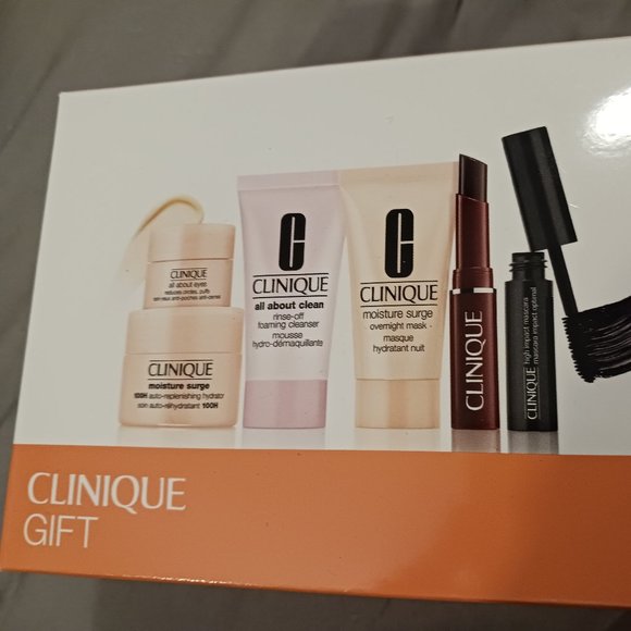 NWT!! CLINIQUE Gift Set (6pcs)